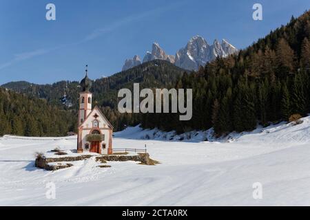 L'Italie, l'Alto Adige, Saintes, St John's en face de l'église groupe Geisler Banque D'Images