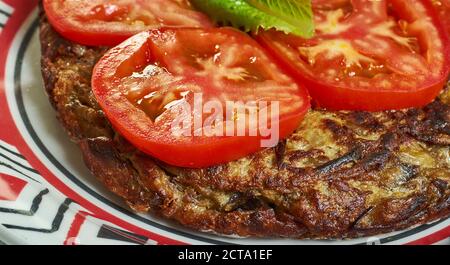 KooKoo Bademjan - frittata d'aubergine, plat persan Banque D'Images