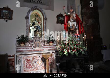 Castelmola - Interno del duomo di San Nicolò Banque D'Images