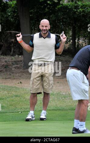 CHISWICK, LONDRES, ROYAUME-UNI : 16 JUILLET 2010. Gianluca Vialli, ancien footballeur italien, participe au club de golf Leuka Charity Mini-Masters Banque D'Images