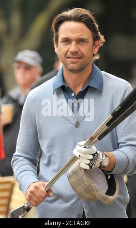 CHISWICK, LONDRES, ROYAUME-UNI : 16 JUILLET 2010. L'acteur écossais Dougrey Scott participe au Golf Mini-Masters de la Charité Leuka au parcours de golf de Dukes Meadows Banque D'Images