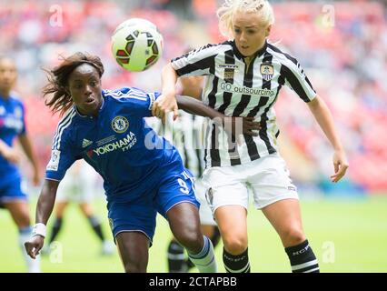 ENIOLA ALUKO PREND ALEX GREENWOOD Chelsea v Notts County Womens FA Cup final - Wembley image : Mark pain / ALAMY CRÉDIT PHOTO : © MARK PAI Banque D'Images