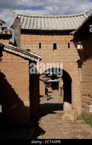 Lane en fin d'après-midi, vieille ville de Shaxi, province du Yunnan, Chine 11 octobre 2005 Banque D'Images