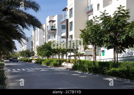 Bâtiments résidentiels. Appartements avec balcon. Al Mouj, la vague, Muscat, Sultanat d'Oman. 13 février 2020 Banque D'Images