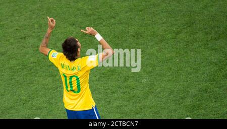 Neymar célèbre son eqialiiser pour le Brésil 1-1 Brésil / Croatie coupe du monde du Brésil 2014 - Arena de Sao Paolo image : Mark pain / Alamy Banque D'Images