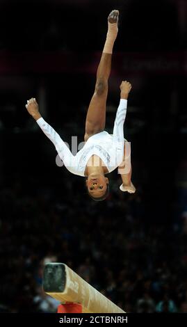 GABRIELLE DOUGLAS, FINALE FÉMININE DES JEUX OLYMPIQUES DE LONDRES 2012 Copyright photo : Mark pain 7/8/2012. 07774 842005 Banque D'Images