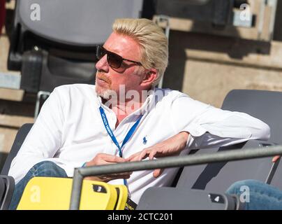 Hambourg, Allemagne. 21 septembre 2020. Circuit ATP de tennis - Open d'Allemagne, célibataires, hommes, 1er tour dans le stade de Rothenbaum. Kohlschreiber (Allemagne) - Fognini (Italie). Boris Becker, ancien joueur de tennis, suit le match. Credit: Daniel Bockwoldt/dpa/Alay Live News Banque D'Images