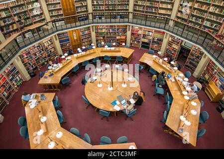 Salle de lecture en forme de dôme, Maughan Library, King's College London, Londres, Royaume-Uni Banque D'Images