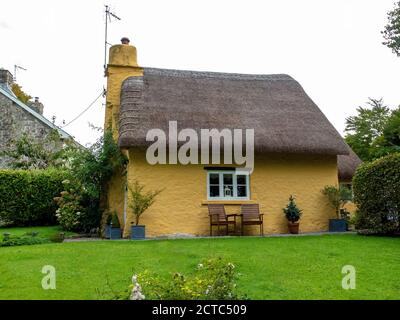 Cottage traditionnel en toit de chaume à Merthyr Mawr, Bridgend Wales, Royaume-Uni Banque D'Images