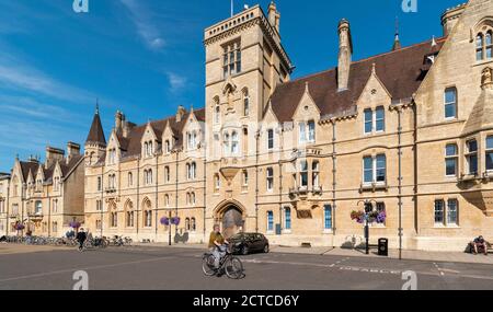 OXFORD CITY ENGLAND BALLIOL COLLEGE BROAD STREET EN ÉTÉ Banque D'Images