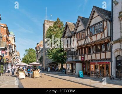 OXFORD VILLE ANGLETERRE VIEUX BÂTIMENT OCCUPÉ PAR PRET COIN DE CORNMARKET ET SHIP STREET À PROXIMITÉ DE LA TOUR SAXON Banque D'Images