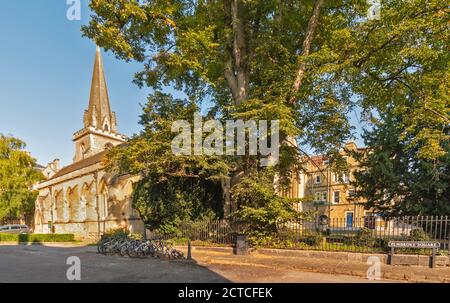 VILLE D'OXFORD ANGLETERRE PEMBROKE SQUARE Banque D'Images