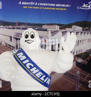 Clermont-Ferrand , Auvergne / France - 09 20 2020 : logo Michelin bibendum sur le musée du fabricant de pneus basé à Clermont-Ferrand en France Banque D'Images