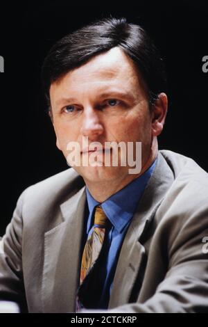 Antoine Waechter participe au Congrès national du Parti de l'écologie des Verts, Chambéry, Savoie, France, 1994 Banque D'Images