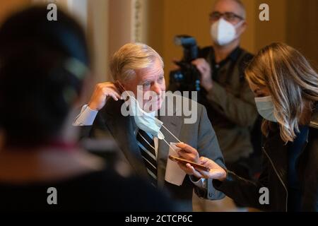 Washington, États-Unis. 22 septembre 2020. Le sénateur américain Lindsey Graham (R-SC) s'adresse aux journalistes de Capitol Hill à Washington, DC, le mardi 22 septembre 2020. Photo de Ken Cedeno/UPI crédit: UPI/Alay Live News Banque D'Images