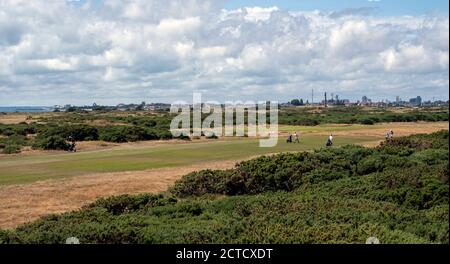 Hayling Island Golf Club, Links Lane, Hayling Island, Hampshire, Angleterre, Royaume-Uni - vue sur le 18e fairway. Banque D'Images