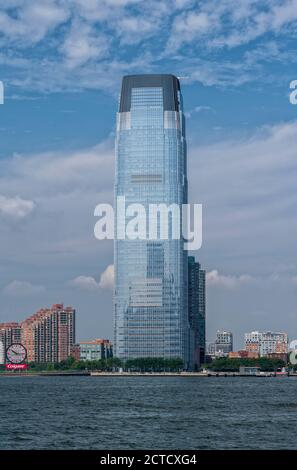 Vue extérieure du 30 Hudson Street, Goldman Sachs Tower, New Jersey, USA depuis la rivière Hudson. Banque D'Images
