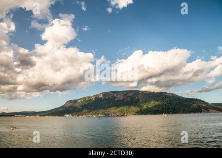 Baie Cowichan, île de Vancouver par une journée ensoleillée. Banque D'Images