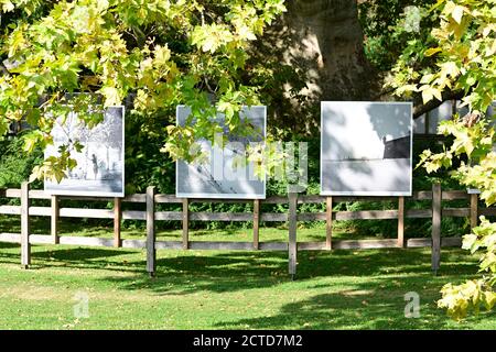 Baden près de Vienne, Basse-Autriche, Autriche. Le plus grand festival de photos en plein air d'Europe à Baden, près de Vienne Banque D'Images
