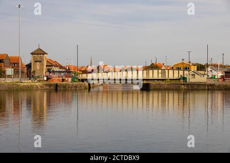 Bassin de Cumberland en direction du Pump House et du Merchants Road Swing Bridge. Bristol, Angleterre. Septembre 2020 Banque D'Images