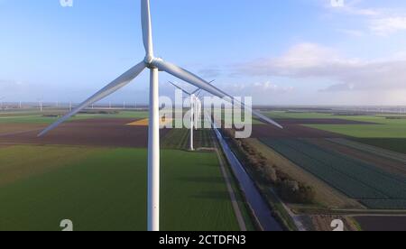 Vue aérienne sur une éolienne Banque D'Images