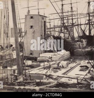 En regardant le long des quais, depuis le marché Fulton, où se trouvent des silos à grains flottants., 1860, New York (État), New York (N.Y.), New York, Manhattan (New York, N.Y.), New York Harbour (N.Y. et N.J Banque D'Images