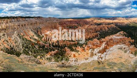 Brice point surplombe le parc national de Bryce Canyon, Utah Banque D'Images