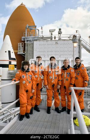 De gauche à droite sont Susan Helms, Donald McMonagle, Gregory Harbaugh, John Casper et Mario Runco Jr. Banque D'Images