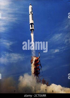 Un booster Titan a lancé l'engin spatial de Gemini 8 le 16 mars 1966, à partir de 19 centre de lancement de Cap Kennedy en Floride. Banque D'Images