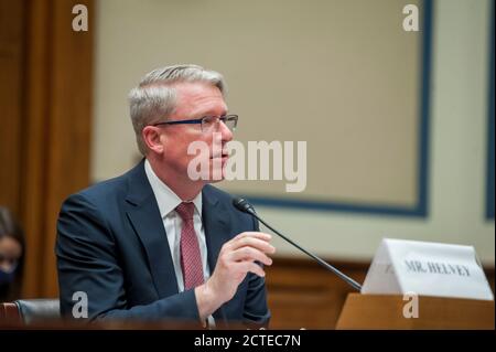 David F. Helvey, qui exerce les fonctions de secrétaire adjoint à la Défense pour les Affaires de sécurité Indo-Pacifique, ministère de la Défense, comparaît lors d'une audience de la Commission de surveillance et de réforme gouvernementale intitulée « examen de la Stratégie afghane de l'administration Trump, partie 2 » dans le bâtiment Rayburn House à Capitol Hill à Washington, DC., mardi, 22 septembre 2020. Crédit : Rod Lamkey/CNP/MediaPunch Banque D'Images