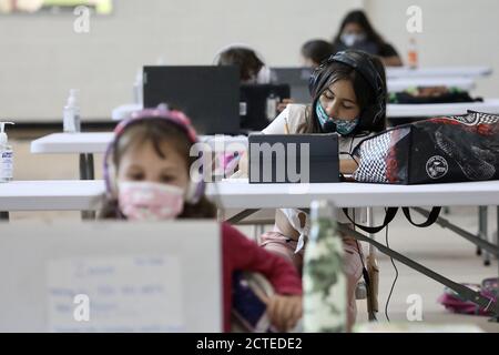 Washington, États-Unis. 23 septembre 2020. Les étudiants étudient en ligne dans un centre de loisirs de Los Angeles, aux États-Unis, le 3 septembre 2020. Credit: Xinhua/Alay Live News Banque D'Images