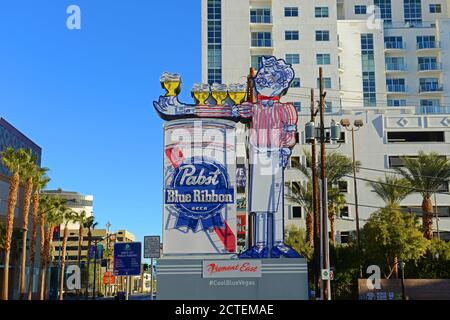 Pabst Blue Ribbon bière néon dans Fremont East District sur Fremont Street dans le centre-ville de Las Vegas, Nevada, Etats-Unis. Banque D'Images