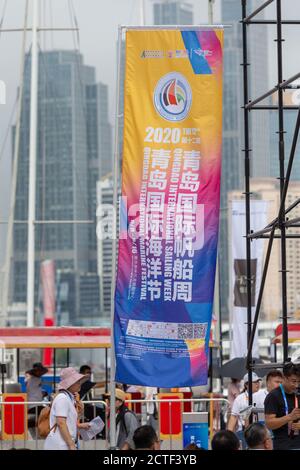 La cérémonie d'ouverture de la 12e semaine internationale de la voile se tient à Qingdao, dans la province de Shandong, en Chine orientale, du 8 au 22 août 2020. *** Légende locale Banque D'Images