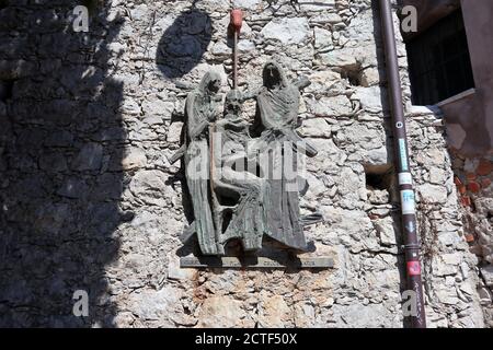 Taormina – Prima stazione della via Crucis del Santuario Banque D'Images