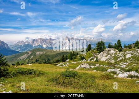 Les Dolomites, Passo Valparola près de Cortina d'Ampezzo, Belluno en Italie Banque D'Images