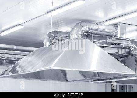 Retour d'air d'alimentation du capot d'extraction du système de ventilation pour l'usine alimentaire industrie Banque D'Images