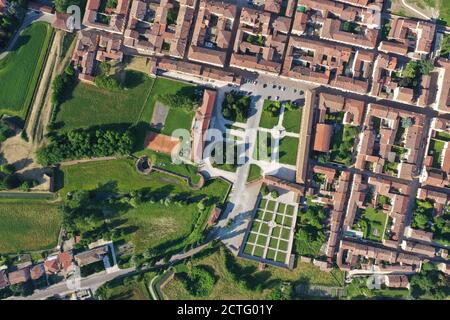 Vue aérienne du site du patrimoine mondial de Sabbioneta par l'UNESCO Banque D'Images