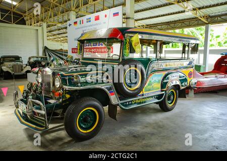 Nakhon Pathom, Thaïlande - 27 août 2020 : voitures classiques au musée Jesada Technik, Nakhon Pathom, Thaïlande. Beaucoup de voitures classiques sont collectées dans le thi Banque D'Images
