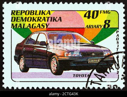 MADAGASCAR - VERS 1993: Un timbre imprimé à Madagascar du numéro "automobiles" montre Toyota, vers 1993. Banque D'Images