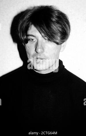 Will Sergent d'Echo & The Bunnymen pendant un photoshoot dans un hôtel. Londres, le 15 mai 1985 | utilisation dans le monde entier Banque D'Images