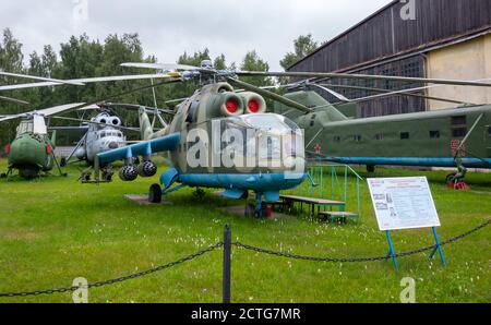 18 juillet 2018, région de Moscou, Russie. Hélicoptère de transport et de combat Mil mi-24 au Musée central de la Force aérienne russe à Monino. Banque D'Images