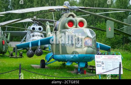 18 juillet 2018, région de Moscou, Russie. Hélicoptère de transport et de combat Mil mi-24 au Musée central de la Force aérienne russe à Monino. Banque D'Images