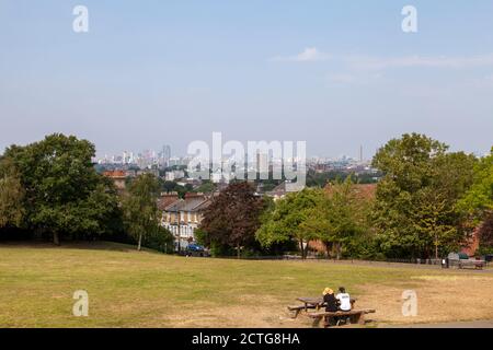 Vue vers l'ouest sur Londres depuis le parc supérieur de Telegraph Hill, New Cross, Lewisham Banque D'Images