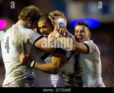 LUTHER BURRELL CÉLÈBRE UNE TENTATIVE POUR L'ANGLETERRE ECOSSE V ANGLETERRE - SIX NATIONS CHAMPIONNAT MURRAYFIELD PHOTO : © MARK PAIN / ALAMY Banque D'Images