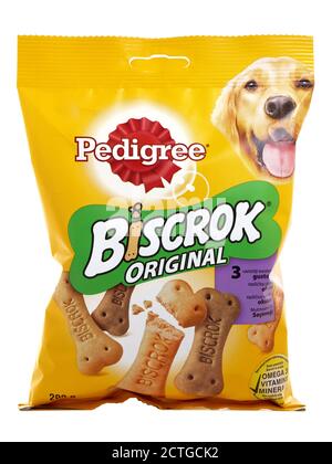 BUCAREST, ROUMANIE - 23 AVRIL 2016. Pedigree Biscrok Original Crunchy biscuits, sachet de nourriture pour chiens Banque D'Images