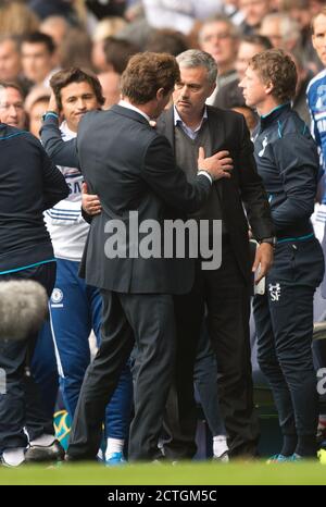 ANDRE VILLAS BOAS ET JOSE MOURINHO TOTTENHAM HOTSPUR V CHELSEA PREMIER LEAGUE 28/9/2013 CRÉDIT PHOTO : © MARK PAIN / PHOTO DE STOCK D'ALAMY Banque D'Images