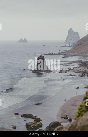 Roque de la plage de Benijo Banque D'Images