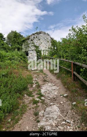 Rocca di Arona, ruines de la forteresse d'Arona, Italie Banque D'Images