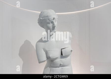FIGUERES, ESPAGNE-8 AOÛT 2020 : Vénus de Milo aux tireurs (Vénus de Milo avec tiroirs) statue de Salvador Dali dans le Théâtre et le Musée Dali dans son h Banque D'Images