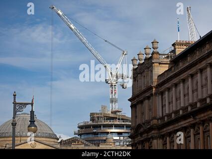 Edimbourg, St James Quarter, Écosse, Royaume-Uni. 23 septembre 2020. La construction du ruban de l'hôtel St James d'Édimbourg par Jestico + Whiles Architects est en mouvement, Covid-19 effets retardés de six mois de construction. L'ouverture du quartier est l'un des événements les plus attendus d'Édimbourg après que le Centre St James a fermé ses portes pour réaménagement en 2016. Initialement prévu pour ouvrir dans la seconde moitié de 2020. Tout ce qui se trouve dans le quartier St James devrait ouvrir après Pâques 2021, à l'exception de l'hôtel W, qui est prévu pour 2022. Banque D'Images